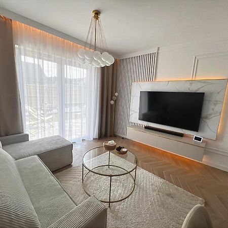 Apartament Paryska イェレニャ・グーラ エクステリア 写真