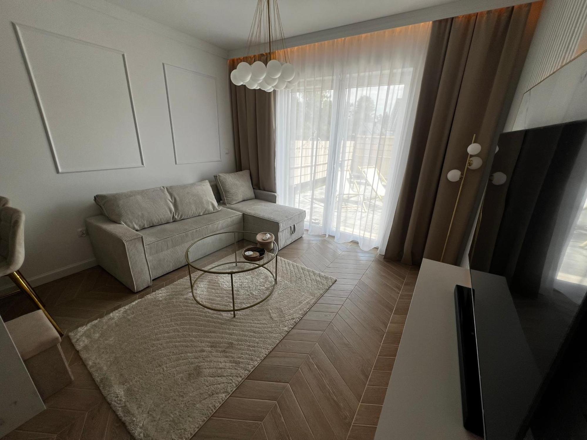 Apartament Paryska イェレニャ・グーラ エクステリア 写真